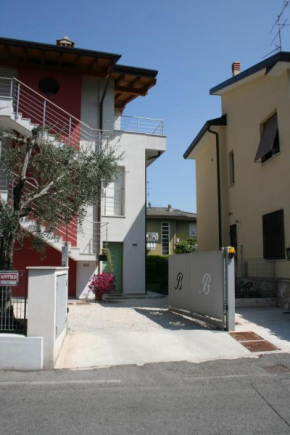 Гостиница Alma Apartment  Сирмионе